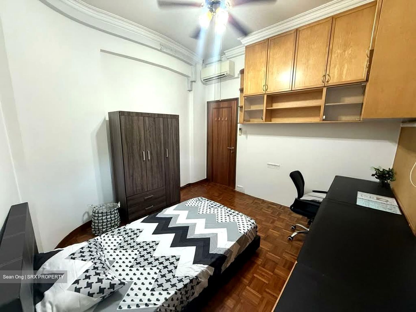 Gold Coast Condo (D5), Condominium #553640461